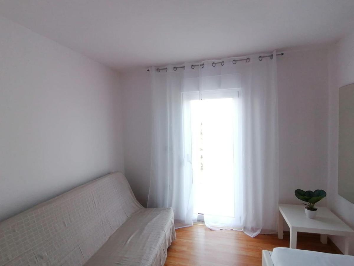 Apartments With Sea View Drvenik Makarska Riviera מראה חיצוני תמונה